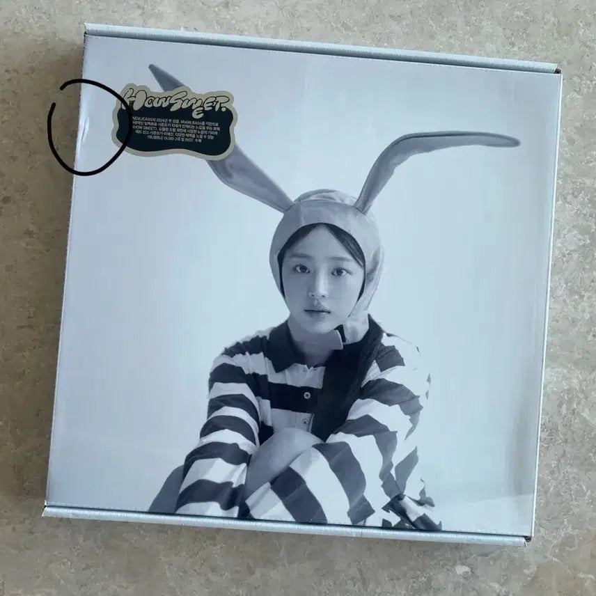 [BUNJANG] NewJeans Minji How Sweet Album + Weverse Photocard / 뉴진스 민지 How Sweet 앨범 (+위버스 포카)
