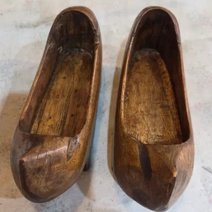 [BUNJANG] Antique Korean Wooden Clogs / 땟물좋은 애기 나막신