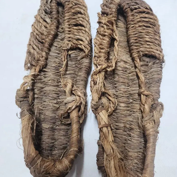 [BUNJANG] Antique Straw Shoes (Mini Size) / 골동품 짚신 미니 사이즈 미투리