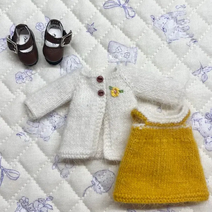 [BUNJANG] Dada Mom Knitted Outfit &amp; Chicabi Mary Jane Shoes Set for Pocket Size Ball-Jointed Doll / 구체관절인형 포켓 사이즈 다다맘님 뜨개 의상, 치카비 신발 일괄