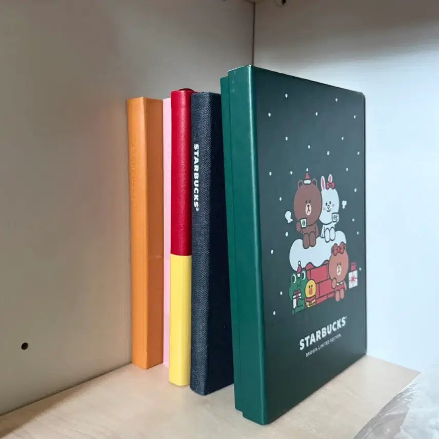 [BUNJANG] Line Friends x Starbucks 2022 Limited Edition Diary Notebook / [정가]라인프렌즈 스타벅스 다이어리 2022한정판 노트 스벅MD엠디 굿즈