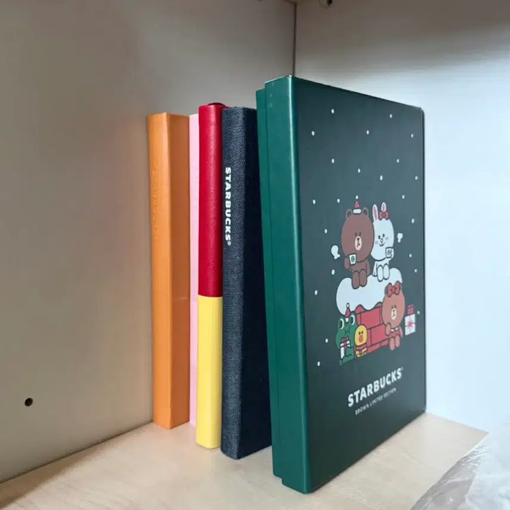 [BUNJANG] Line Friends x Starbucks 2022 Limited Edition Diary Notebook / [정가]라인프렌즈 스타벅스 다이어리 2022한정판 노트 스벅MD엠디 굿즈