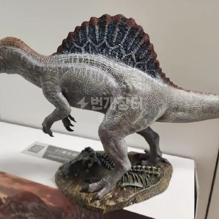 [BUNJANG] Bonsimnamgae Spinosaurus Dragon Soul Repaint Model Kit / 본심남개 스피노사우루스 용혼 (만롱당)