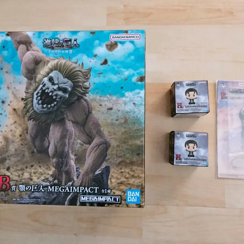 [BUNJANG] Attack on Titan Ichiban Kuji B Prize Jaw Titan / H Prize Acrylic Set (Sealed) / (미개봉/택포33) 진격의 거인 제일복권B상 턱거인/h상 2개/아크릴