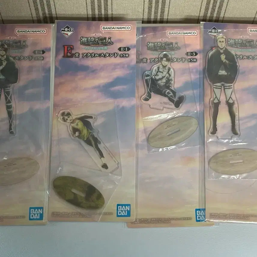 [BUNJANG] Attack on Titan Individual Resolve Acrylic Standee Set / 진격의 거인 각자의 결의 e상 아크릴 스탠드