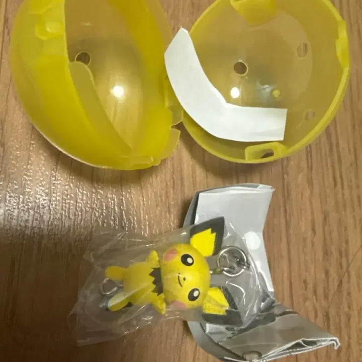 [BUNJANG] Pokemon Pichu Gacha Mini Figure Keychain / 포켓몬 포켓몬스터 가챠 고리 대롱 피츄 피규어 미니 키링