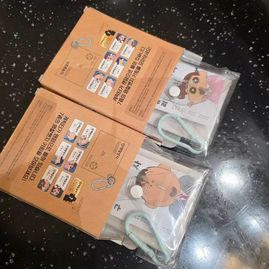 [BUNJANG] Crayon Shin-chan Character Name Tag - Mwanggu + Uri / cgv 짱구 명찰 맹구 + 유리