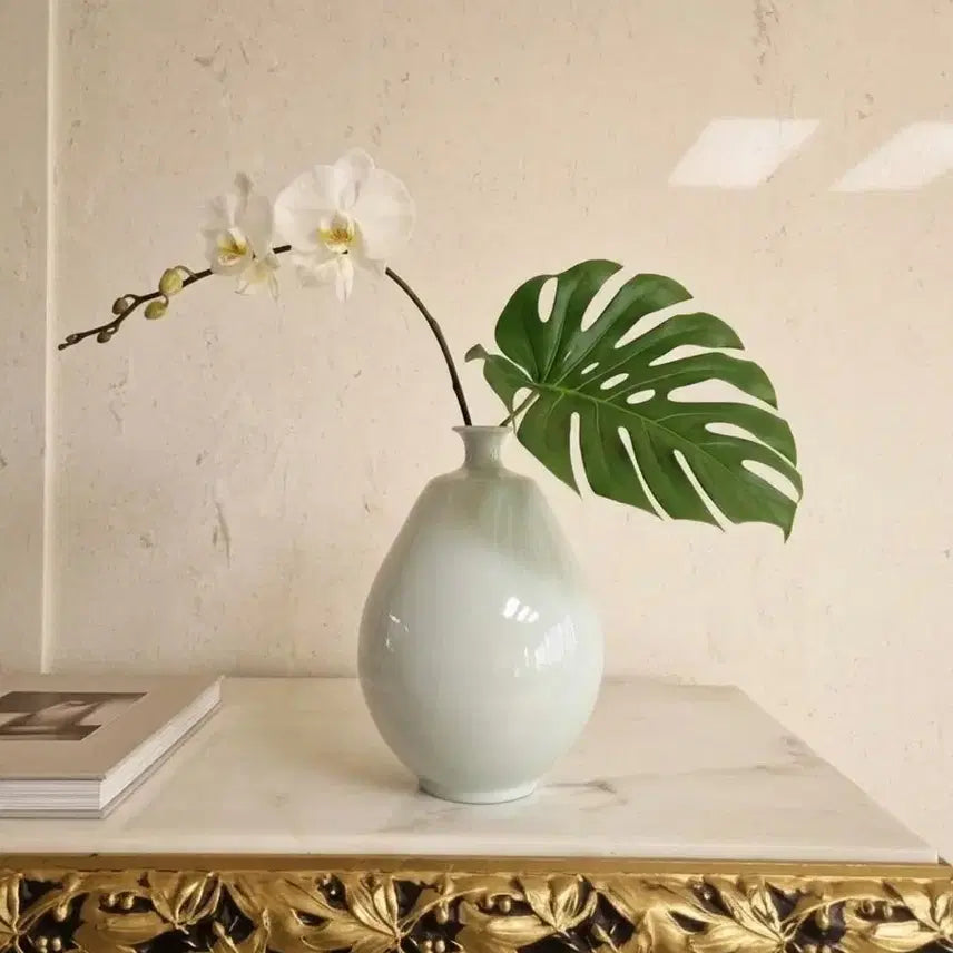 [BUNJANG] WolDang Lee Sun-gil Celadon Porcelain Moon Jar Form Vase / (희귀소장템) 원로 도예가 월당 이순길 청백자 달항아리형 주병/화병