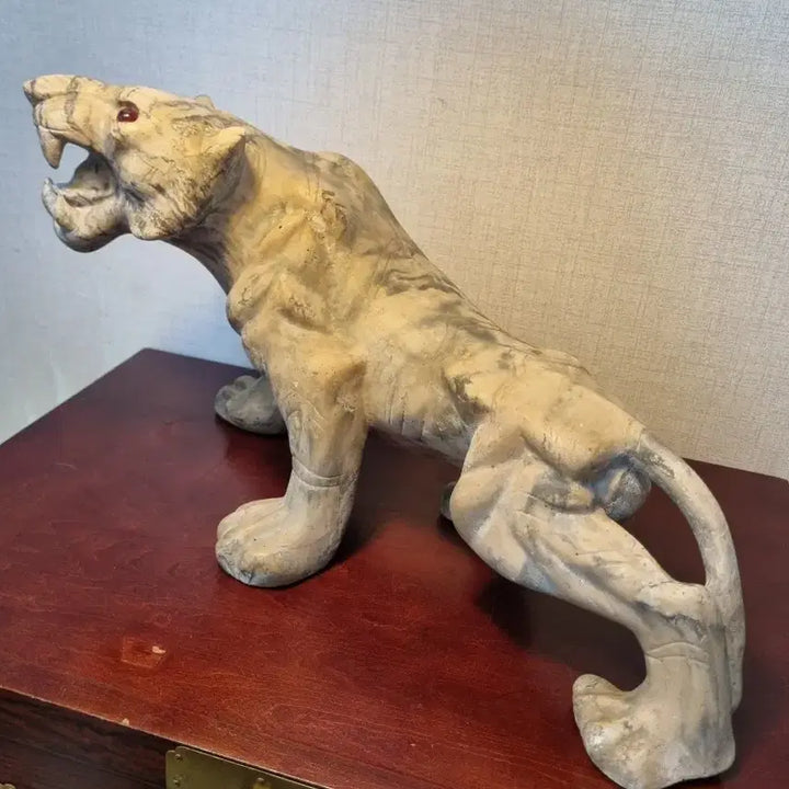 [BUNJANG] Large Natural Stone White Tiger Sculpture / [자연석 돌 조각상] 사이즈 큰 백호랑이 돌 조각상