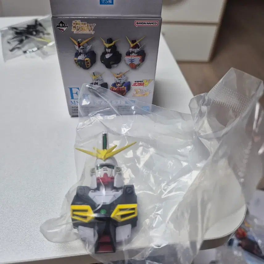 [BUNJANG] Mobile Suit Gundam Wing Ichiban Kuji Poster Bundle / 건담W 제일복권 포스터외 일관판매합니다 (카트르)