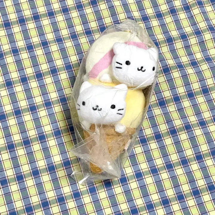 [BUNJANG] San-X Nyan Nyan Nyan Ko Ice Cream Keyring Plush / 산엑스 유니버스 팝업 한정 냥냥냥코 아이스크림 키링 인형