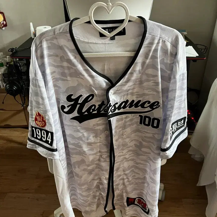 [BUNJANG] Hot Sauce 1 Million Commemorative Jersey George Pattern Size 115 / 핫소스 100만 기념유니폼(조지패턴, 115사이즈)