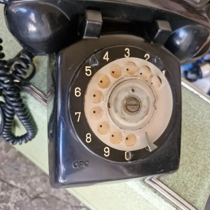 [BUNJANG] Ministry of Communications Dial Telephone (Set of 2) / 다이얼전화기