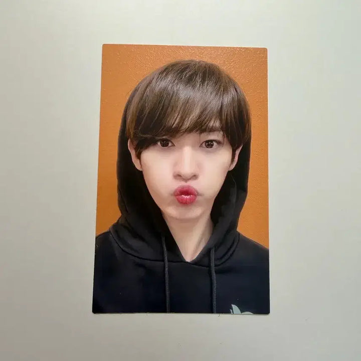 [BUNJANG] Stray Kids Lee Know Double-Sided Photocard (Go Live Version) / 스트레이키즈 리노 고생 일반반 양면포카
