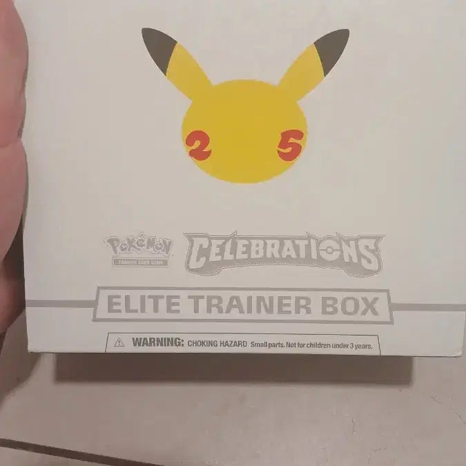 [BUNJANG] Pokemon 25th Anniversary Elite Trainer Box (International Edition) - Includes Rare Cards / 영문판) 포켓몬 카드 TCG 25주년 한정판 엘리트 트레이너 박스