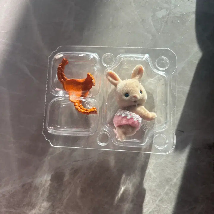 [BUNJANG] Sylvanian Families Hair Salon Blind Bag Milk Rabbit / 실바니안 헤어살롱 블라인드백 밀크토끼