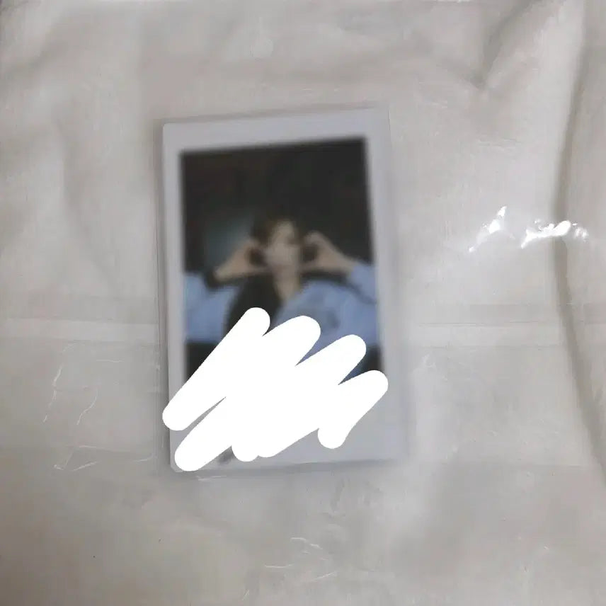 [BUNJANG] QWER Magenta Signed Polaroids Photocard / qwer 마젠타 친필 싸인폴라 싸폴 판매