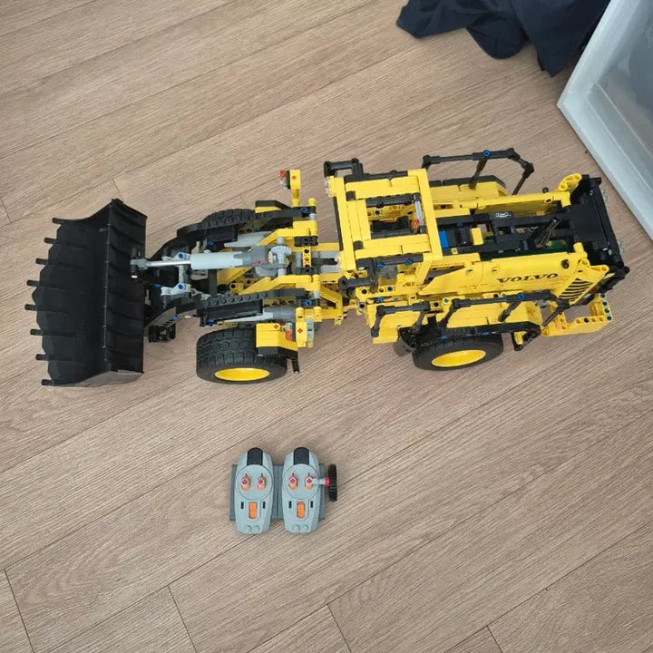 [BUNJANG] LEGO Technic Volvo Wheel Loader 42030 / 42030 레고 테크닉 볼보 휠로더