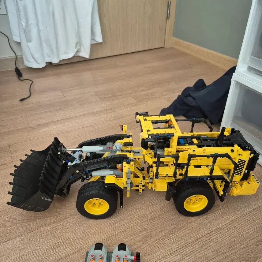 [BUNJANG] LEGO Technic Volvo Wheel Loader 42030 / 42030 레고 테크닉 볼보 휠로더