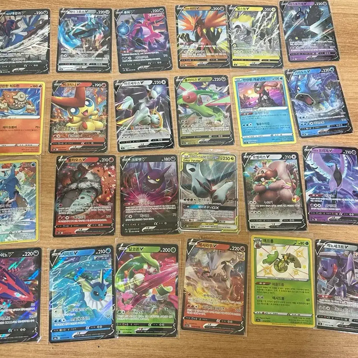 [BUNJANG] Assorted Pokemon Cards V, VMAX, EX, CHR, RR, RRR, K, S / 포켓몬 카드 V VMAX EX 한정판 카드들