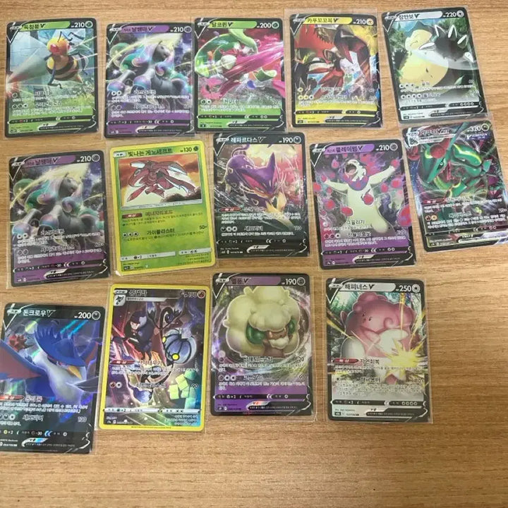 [BUNJANG] Assorted Pokemon Cards V, VMAX, EX, CHR, RR, RRR, K, S / 포켓몬 카드 V VMAX EX 한정판 카드들