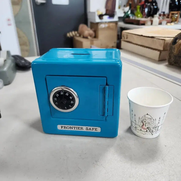[BUNJANG] USA Tin Piggy Bank / USA 양철 저금통 크기13.3cnX10cm 높이13.3cm