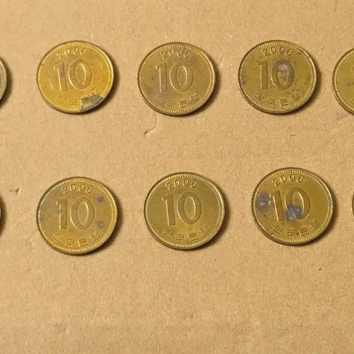 [BUNJANG] 10 x 2006 South Korean 10 Won Coins / 2006년 10원 동전 10개 모음 빤작이