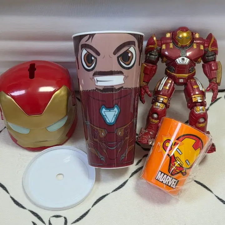 [BUNJANG] Marvel Iron Man Hulkbuster Figure and Tumbler Set / 마블 아이언맨 피규어/텀블러 세트