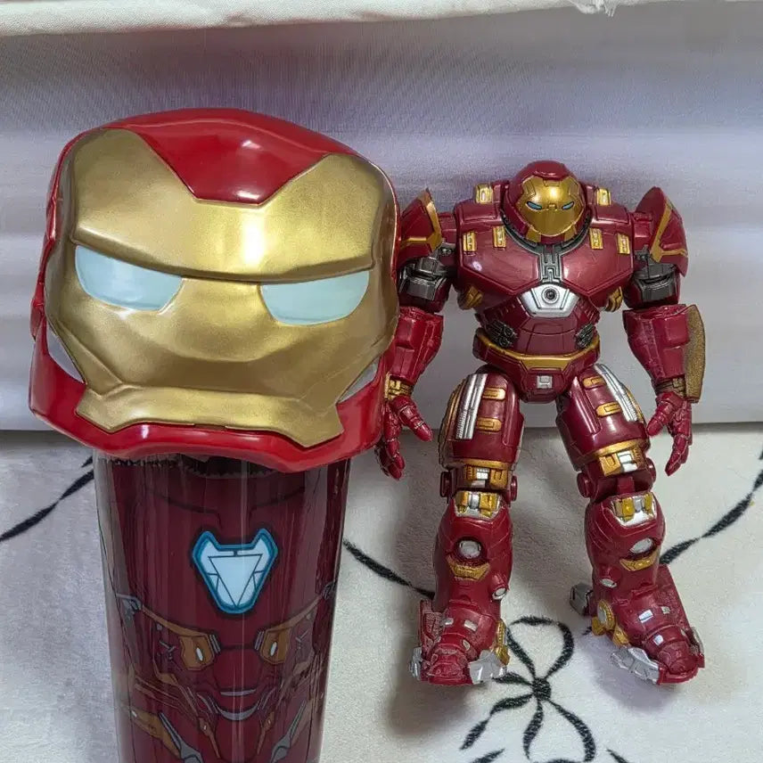[BUNJANG] Marvel Iron Man Hulkbuster Figure and Tumbler Set / 마블 아이언맨 피규어/텀블러 세트
