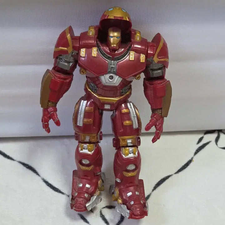 [BUNJANG] Marvel Iron Man Hulkbuster Figure and Tumbler Set / 마블 아이언맨 피규어/텀블러 세트