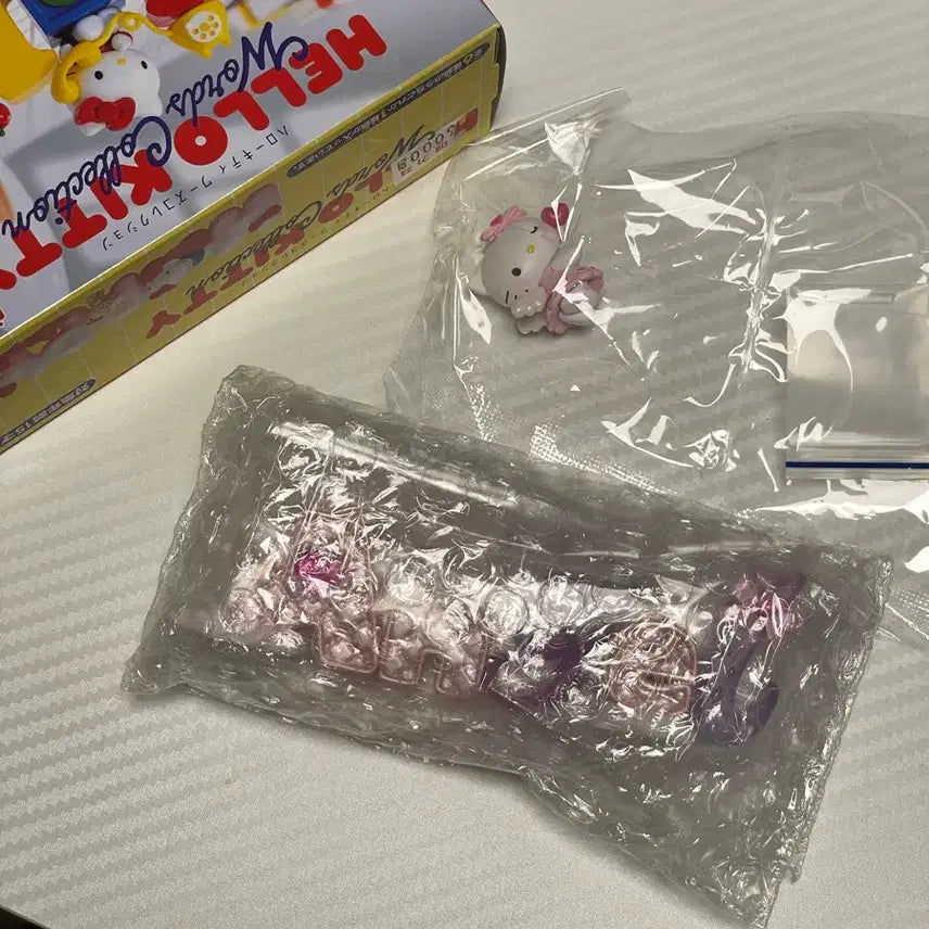 [BUNJANG] Sanrio Hello Kitty Word Collectionrement Angel Figure / 키티 워드 컬렉션 리멘트 Angel