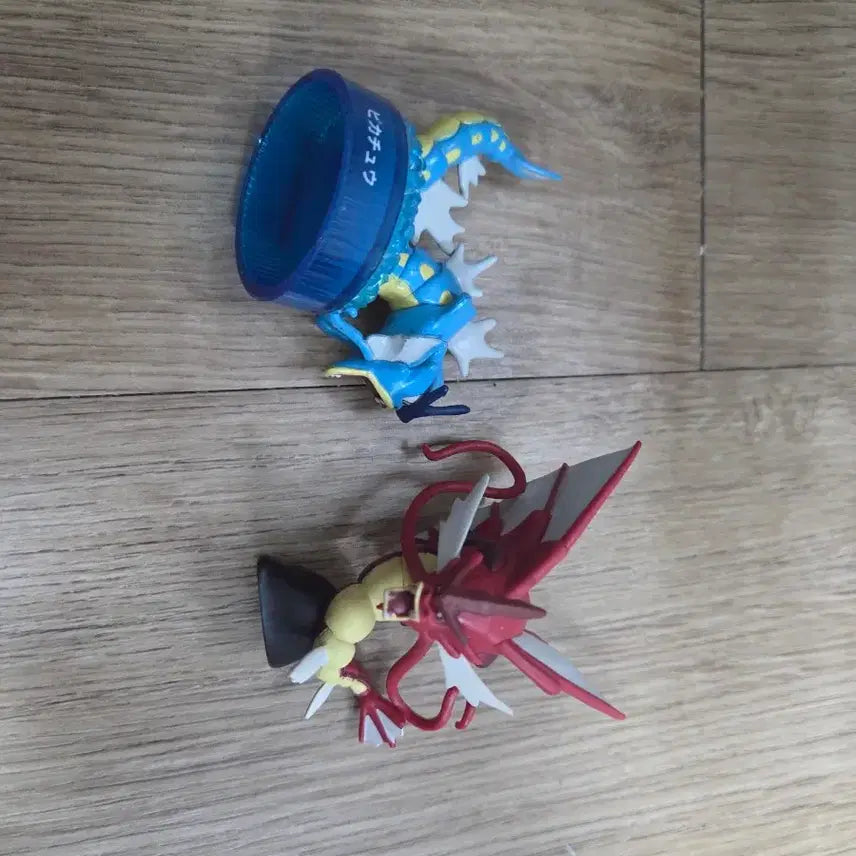 [BUNJANG] Kaiyodo Mega Gyarados &amp; Gyarados Figure (Shiny &amp; Regular) / 포켓몬 카이요도 메가 가랴도스 이로치, 일반 가랴도스 피규어