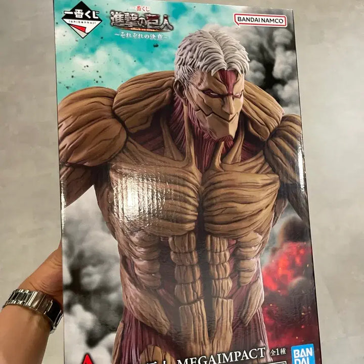 [BUNJANG] Bandai Attack on Titan Armored Titan MEGAIMPACT Figure / 반다이 진격의 거인 갑옷 거인 피규어 MEGAIMPACT