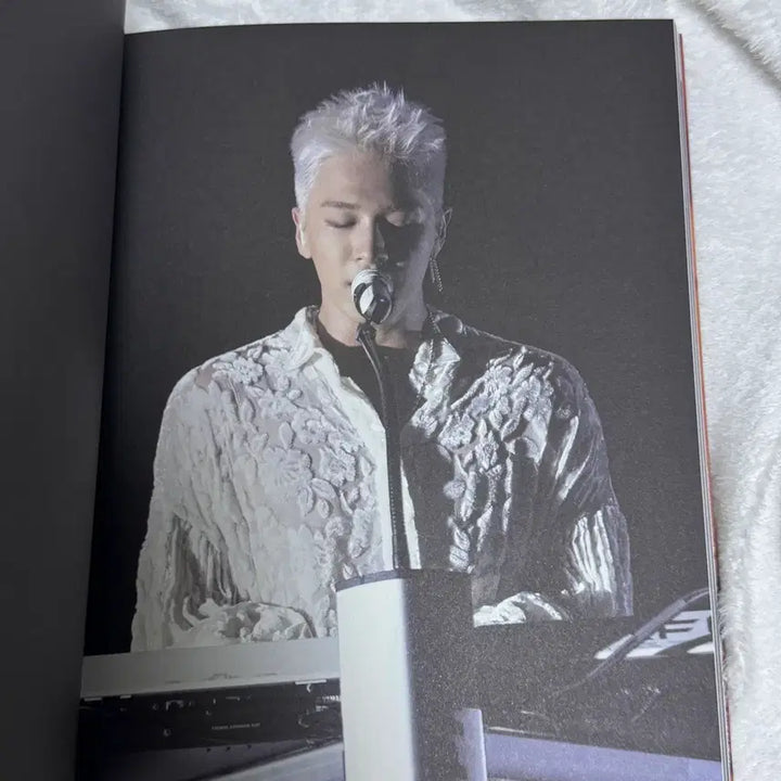 [BUNJANG] BIGBANG Taeyang White Night Concert Photobook / 빅뱅 태양 white night 백야 화이트나잇 콘서트 포토북