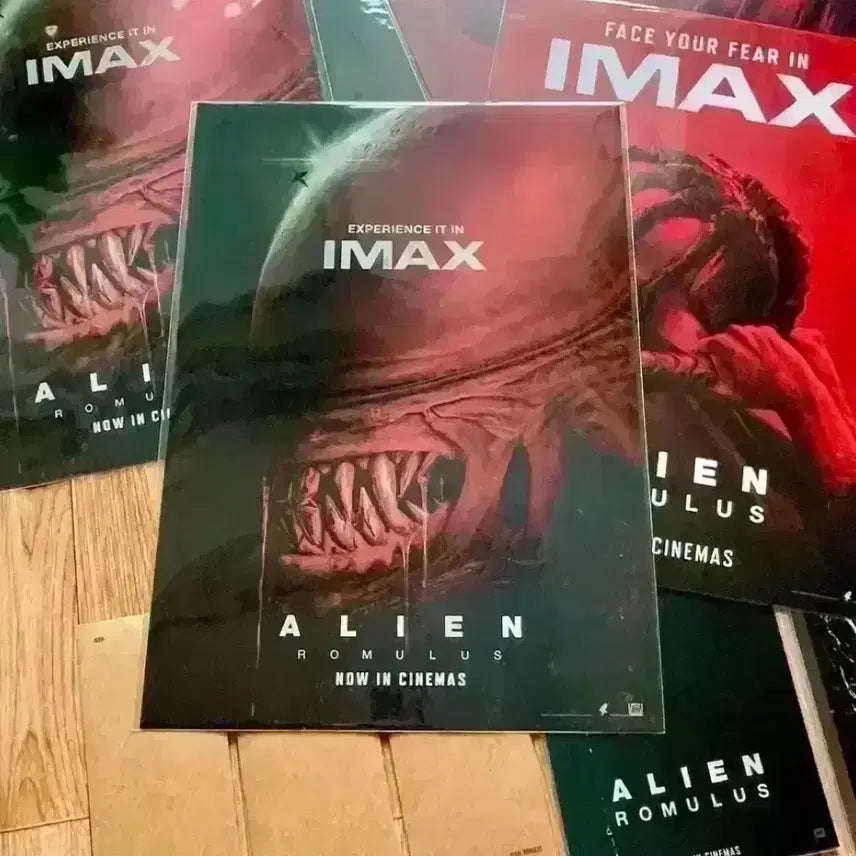 [BUNJANG] Alien Swallow Badge Bundle Set (2 Types) + CAV Poster Collection / [2종일괄]에이리언 스왈로우 뱃지 CAV에일리언아이맥스포스터TTT아트카드