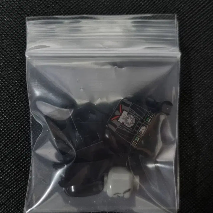 [BUNJANG] LEGO Star Wars Darth Vader Figure (Medal Printing) / 레고 스타워즈 다스 베이더(메달 프린팅) 피규어 판매