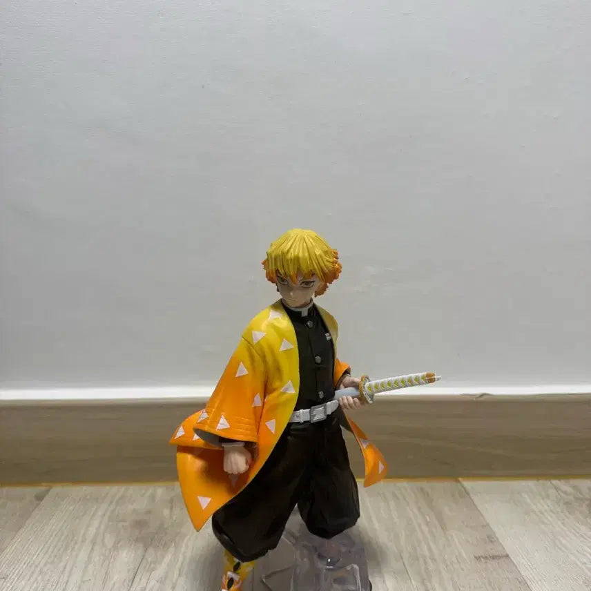 [BUNJANG] Demon Slayer Agatsuma Zenitsu A Prize Figure / 귀멸의 칼날 아가츠마 젠이츠 A상