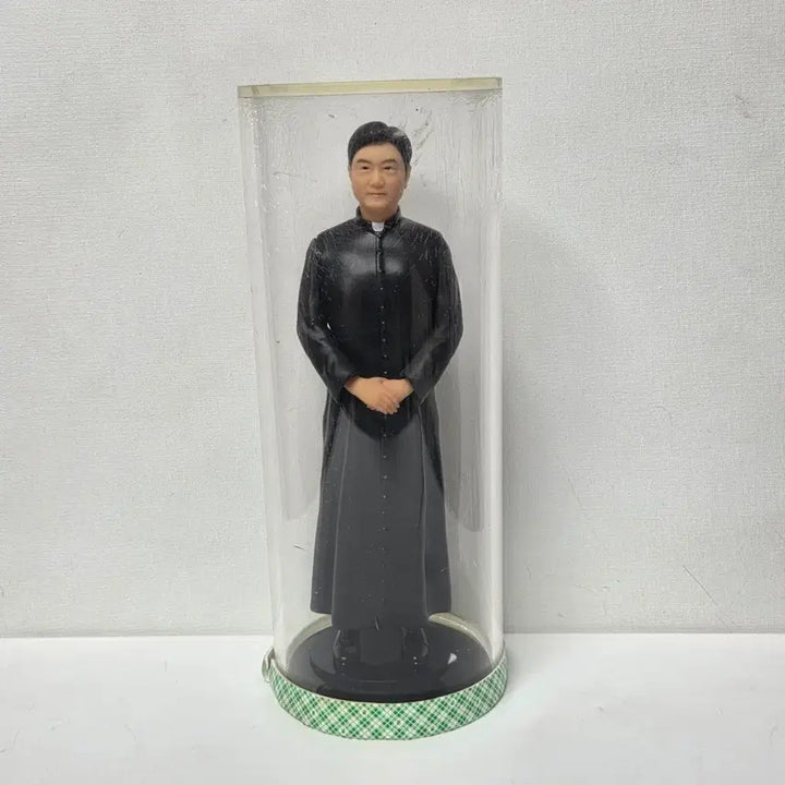[BUNJANG] Catholic Priest Figurine with Cross / 가톨릭 신부님 피규어 천주교 피규어 신부님 십자가