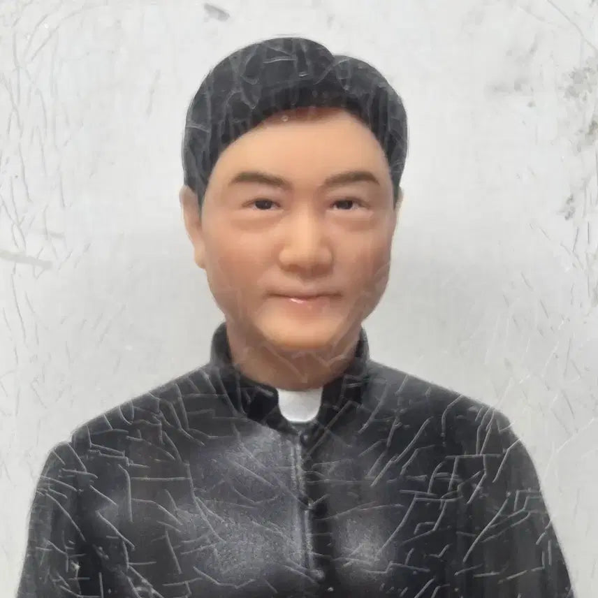[BUNJANG] Catholic Priest Figurine with Cross / 가톨릭 신부님 피규어 천주교 피규어 신부님 십자가
