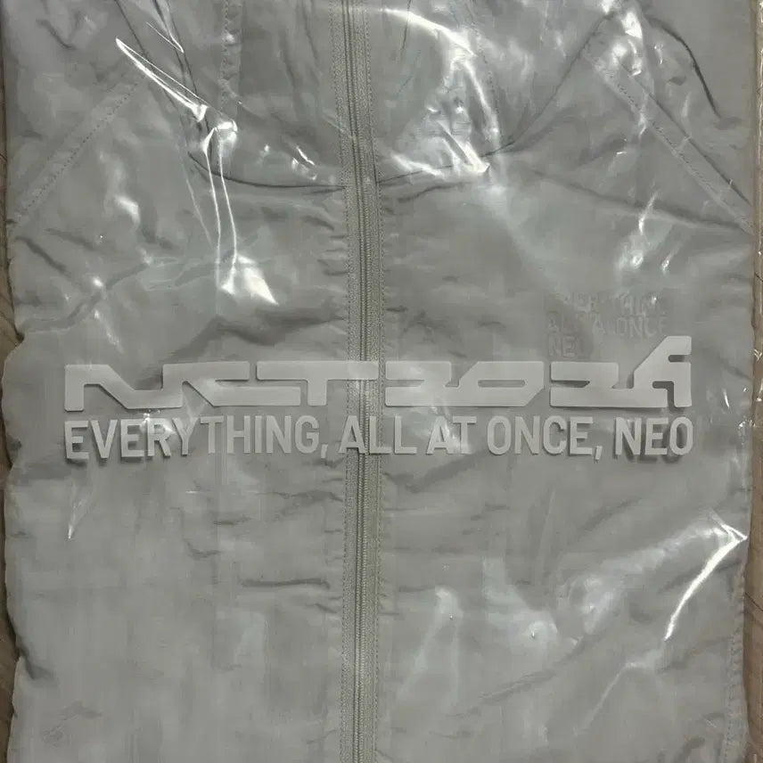 [BUNJANG] NCT 10th Anniversary Neo Ground Windbreaker / 엔시티 10주년 팝업 네오그라운드 엠디 바람막이 윈드 브레이커 판매 양도