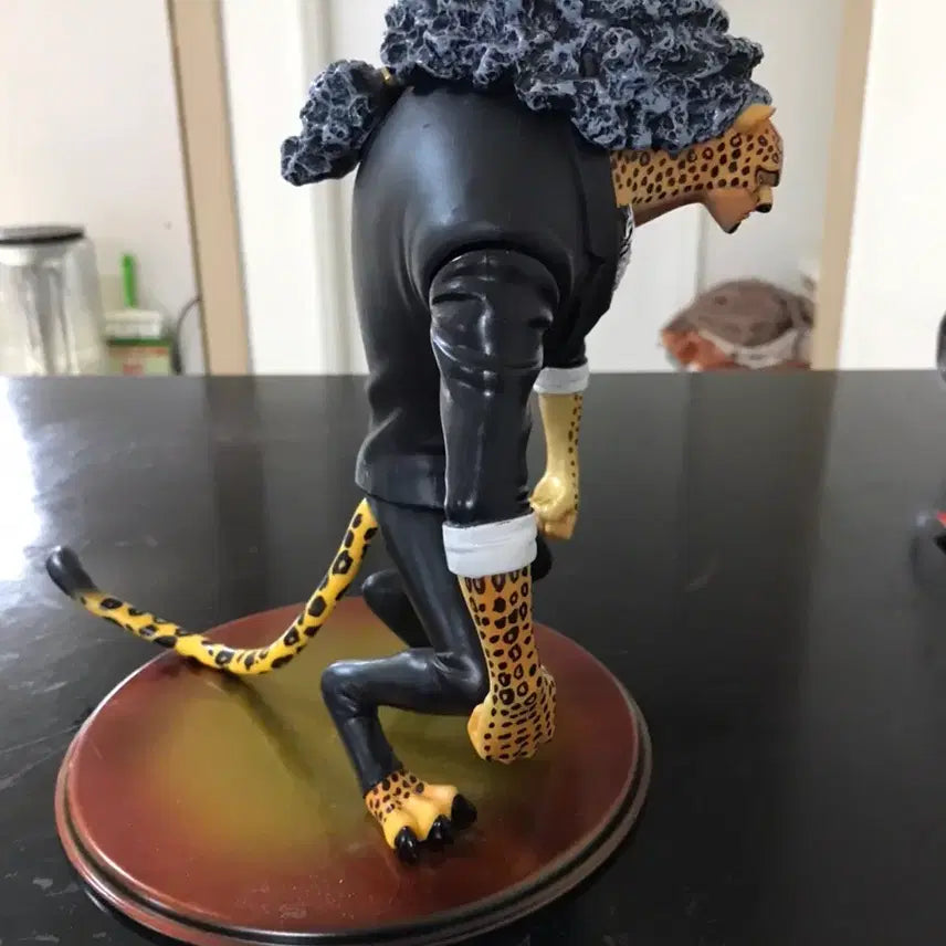 [BUNJANG] Rare Model Rob Lucci Transforming Figure / 로브루치 희귀모델 변신형 입니다. 원피스 피규어