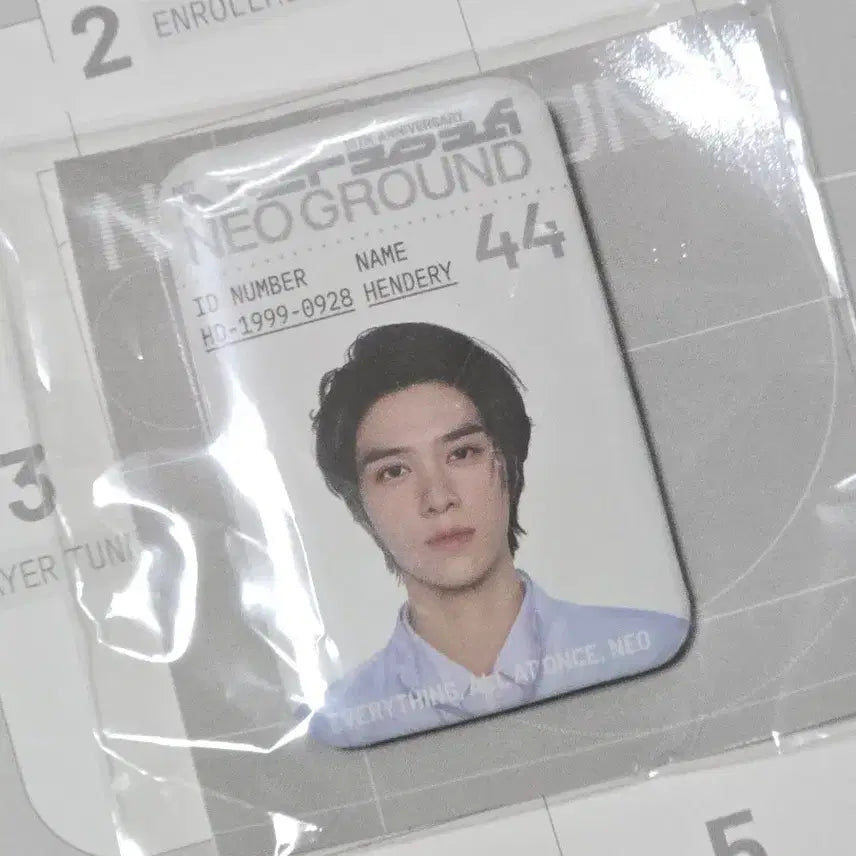 [SOLD OUT] 엔시티그라운드 wayv 웨이션브이 헨드리 랜덤 가챠 메탈 아이디 뱃지
