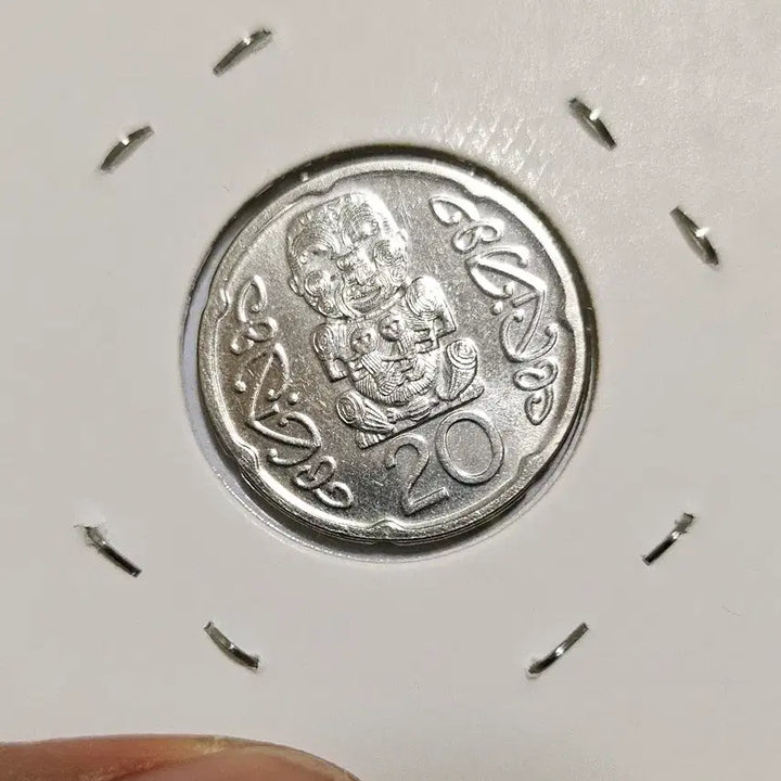 [BUNJANG] 2006 New Zealand 20 Cent Coin - Queen Elizabeth II / 뉴질랜드 여왕 2006년 20센트 동전(외국주화)