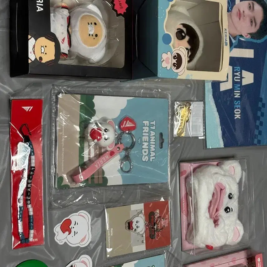 [BUNJANG] T1 Keria 2025 China Pop-up Bundle / 케리아 티원 굿즈 일괄 판매 (사진, 글 확인)