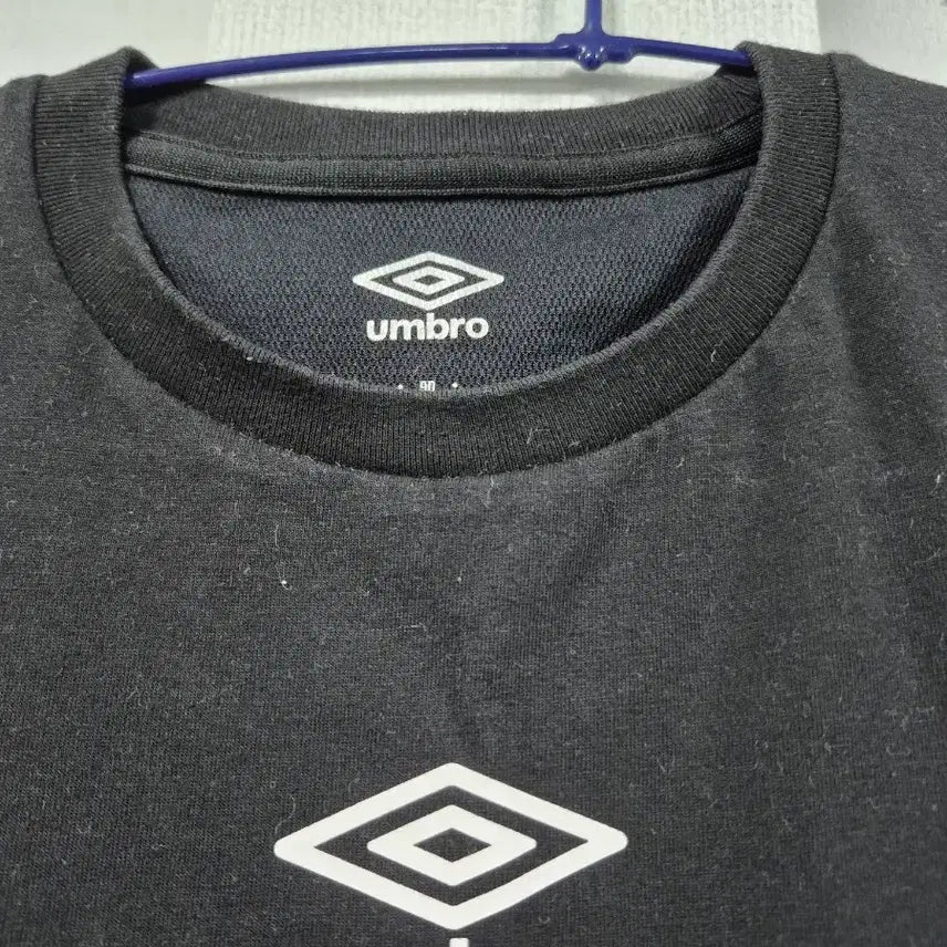 [BUNJANG] Umbro Black Cropped Short-Sleeve T-Shirt / 엄브로 블랙 크롭 반팔 티셔츠