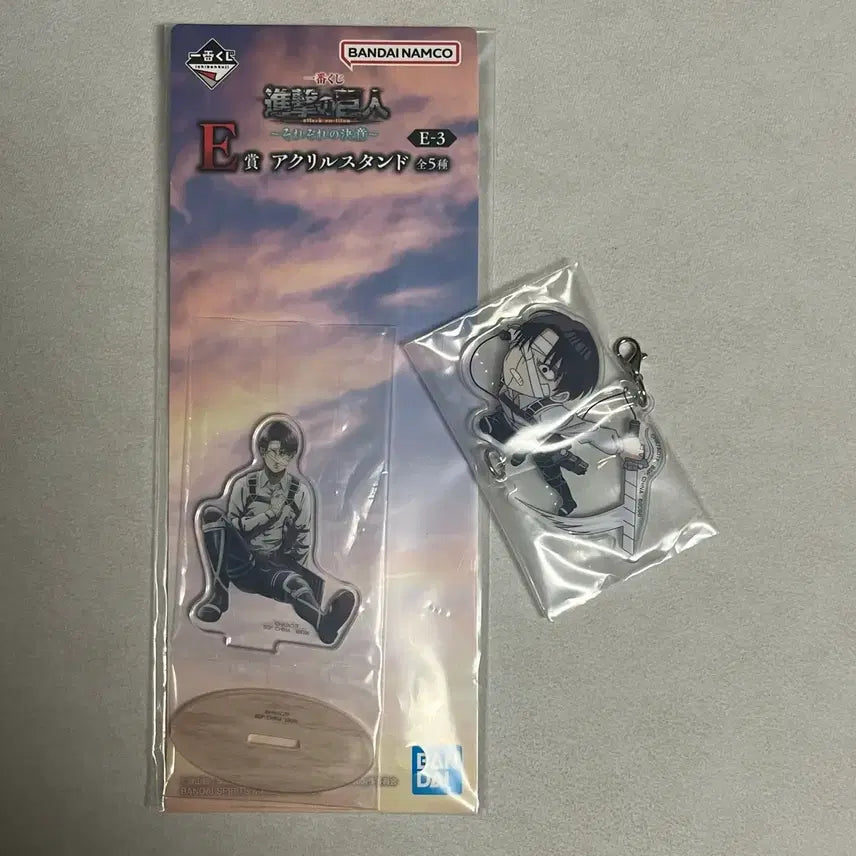 [SOLD OUT] 진격의거인 각자의결의 제일복권 E상, F상 리바이 아크릴 일괄
