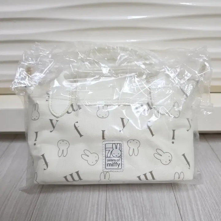 [BUNJANG] Miffy 70th Anniversary Handbag Shoulder Bag / 미개봉 미피 가방 핸드백 숄더백 가방 판매
