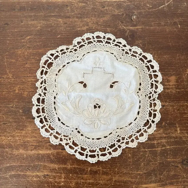 [BUNJANG] Vintage German Floral Embroidered Fabric with Cutwork and Handmade Lace / 독일)빈티지 플로랄 자수 원단