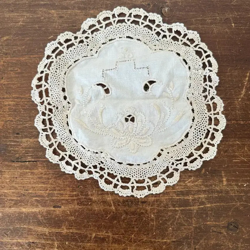 [BUNJANG] Vintage German Floral Embroidered Fabric with Cutwork and Handmade Lace / 독일)빈티지 플로랄 자수 원단