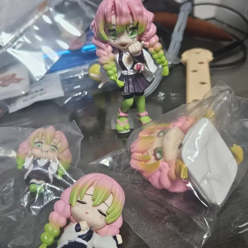 [BUNJANG] Demon Slayer Kanroji Mitsuri Nemurasetai Figure Set / 귀멸의칼날 귀칼 칸로지 미츠리 가챠 팔버스 네무라세타이 나란히 오네무탄